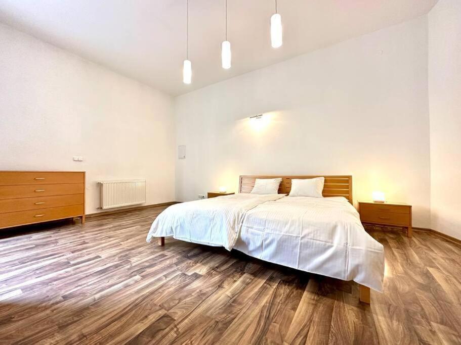 Michalska Residences Bratislava Buitenkant foto